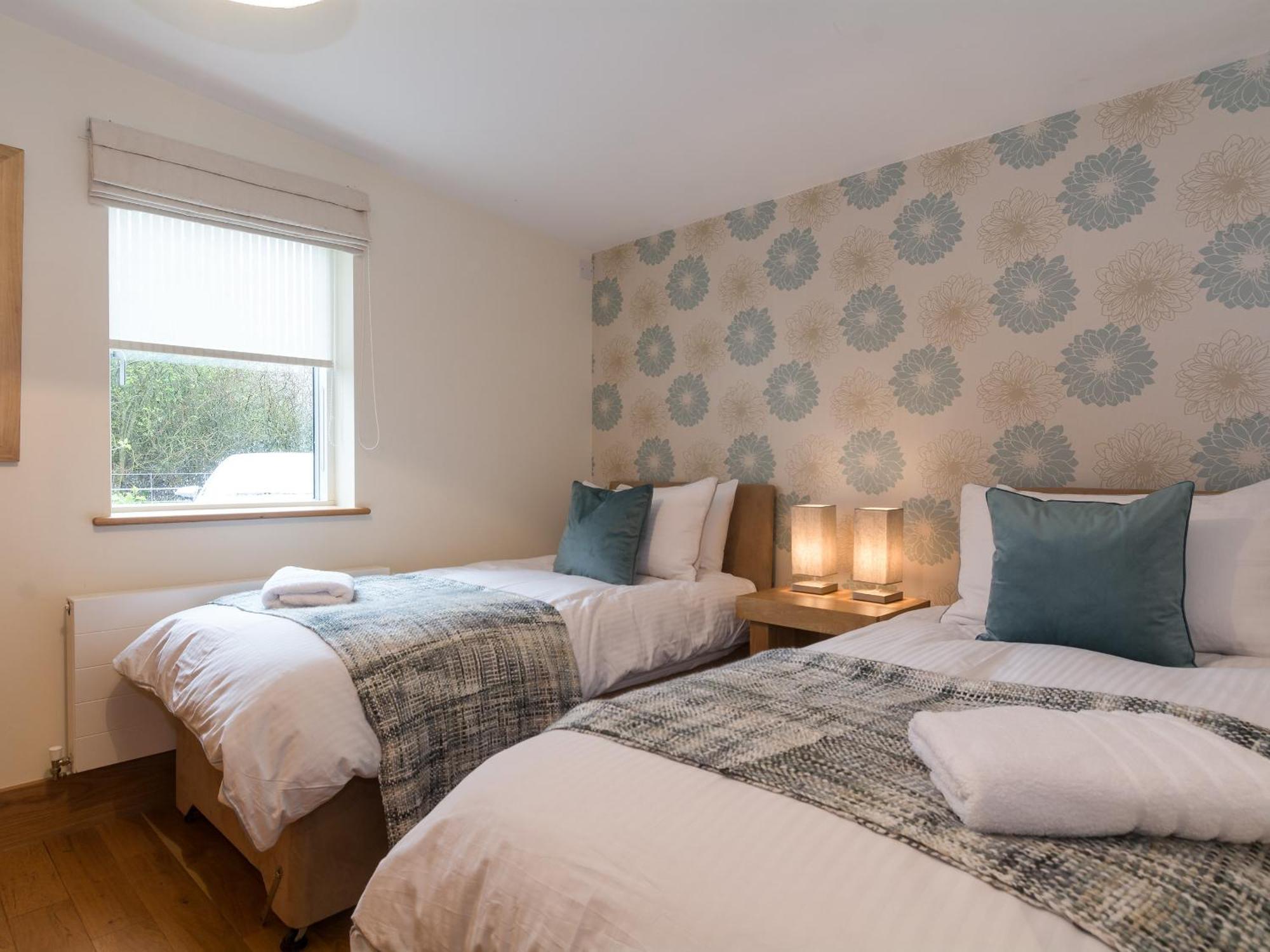 Coot Lodge Somerford Keynes Exterior photo